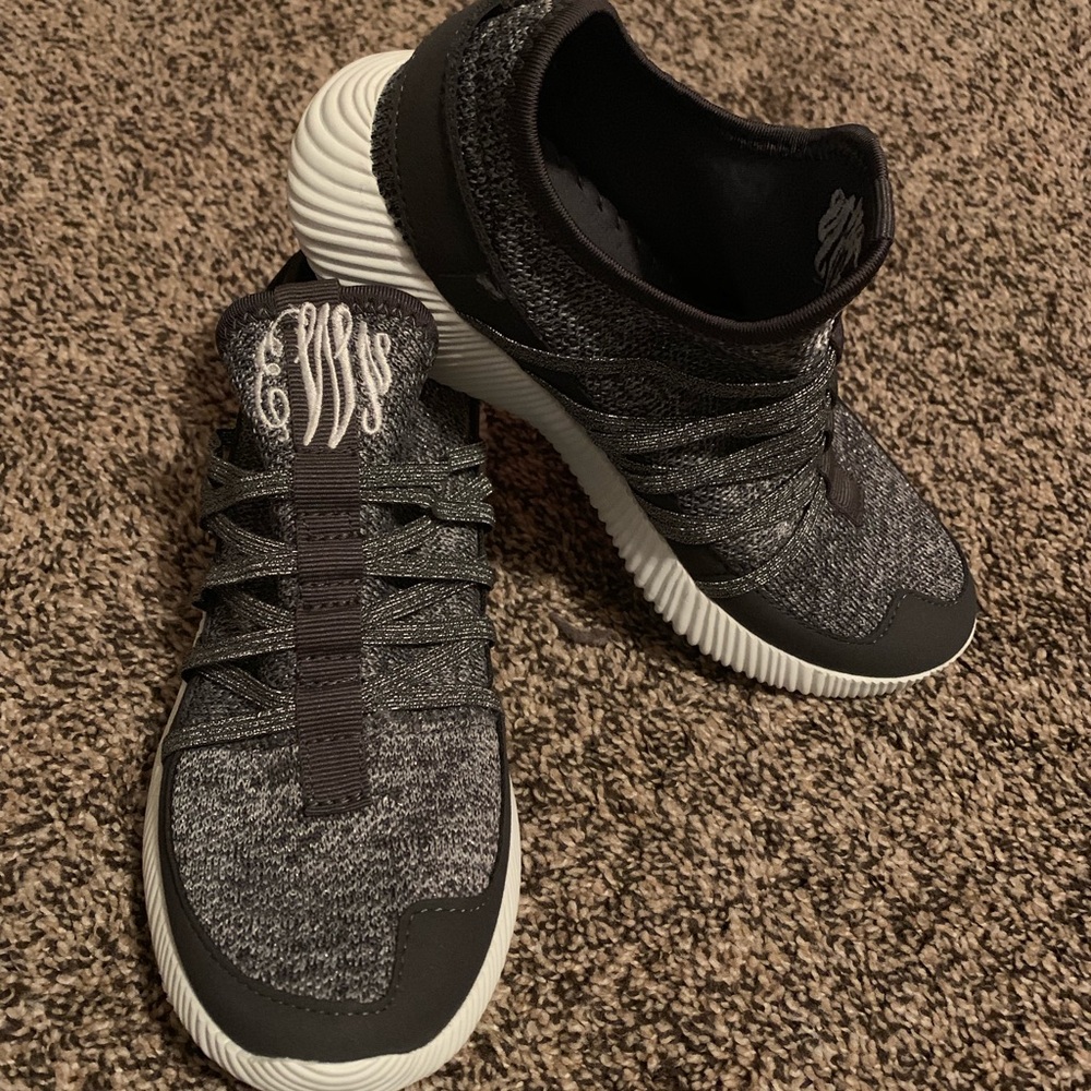 NWT-Canvas Slip Ons Size 5 🖤